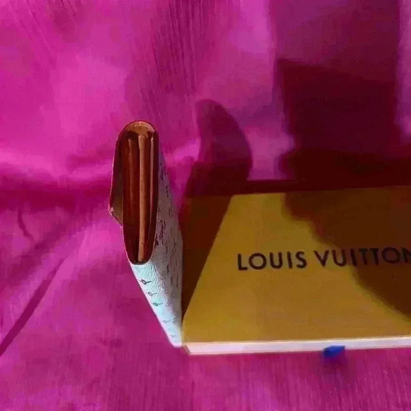 🔥 🌹 Vuitton Multicolor Sarah wallet  🌹 🔥 - Picture 5 of 6